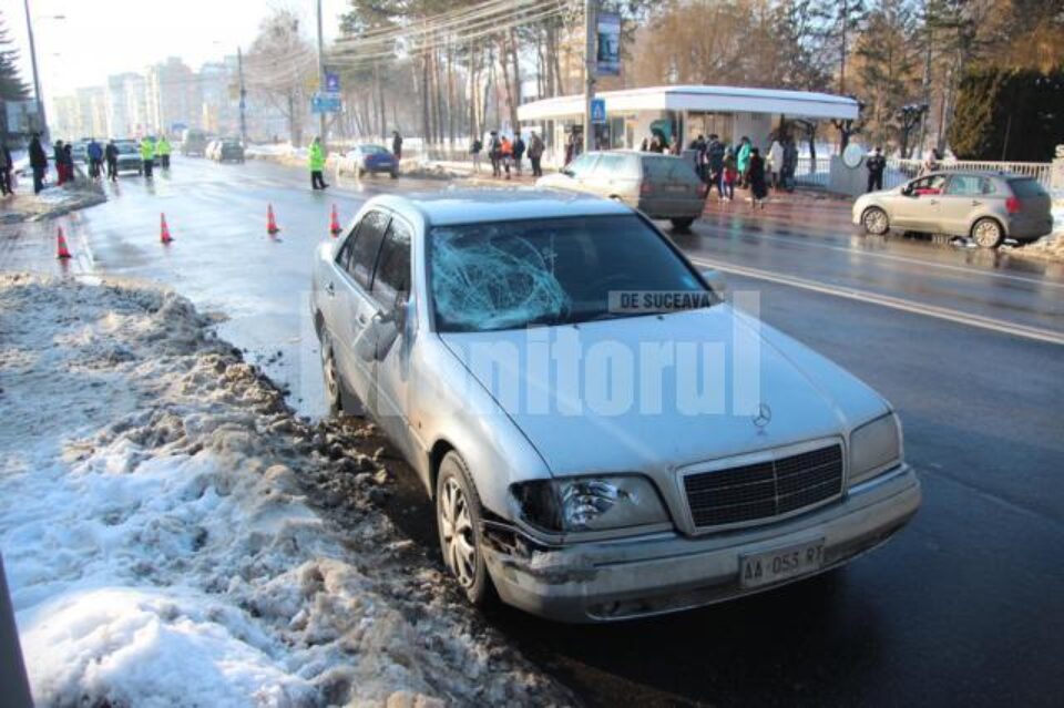 Femeie accidentată grav pe trecerea de pietoni din fața Spitalului Județean