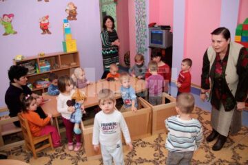 Prichindeii au permanent parte de supraveghere și îndrumare
