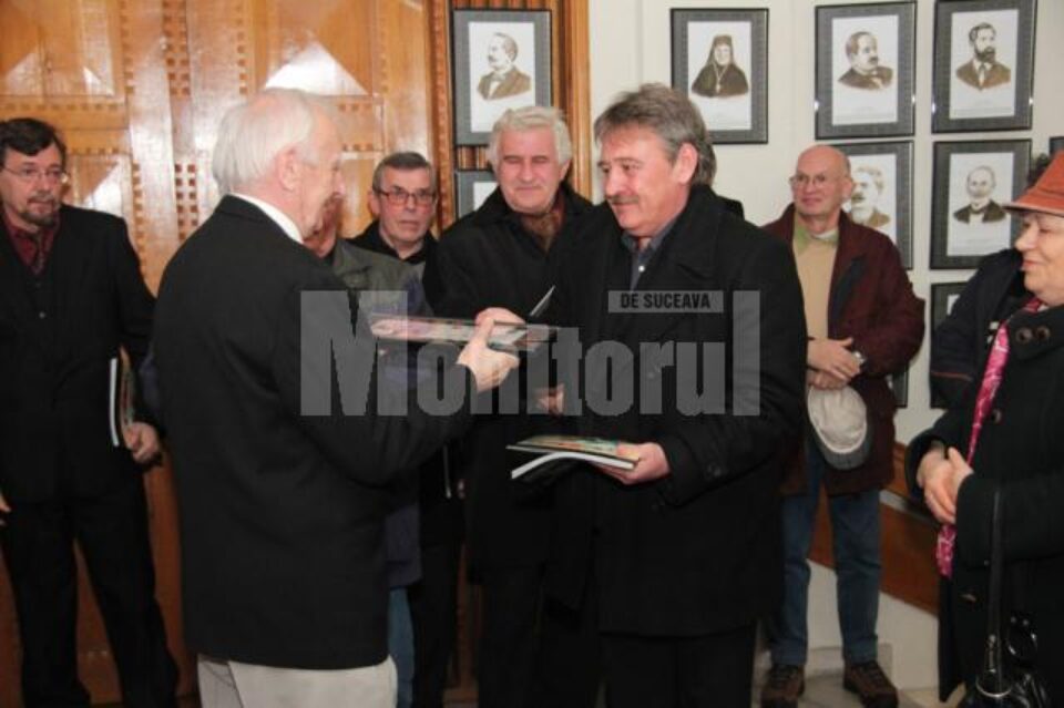 Înmânarea diplomei artistului plastic Radu Bercea