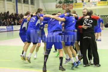 Universitatea Suceava se bucură de victoria obținută