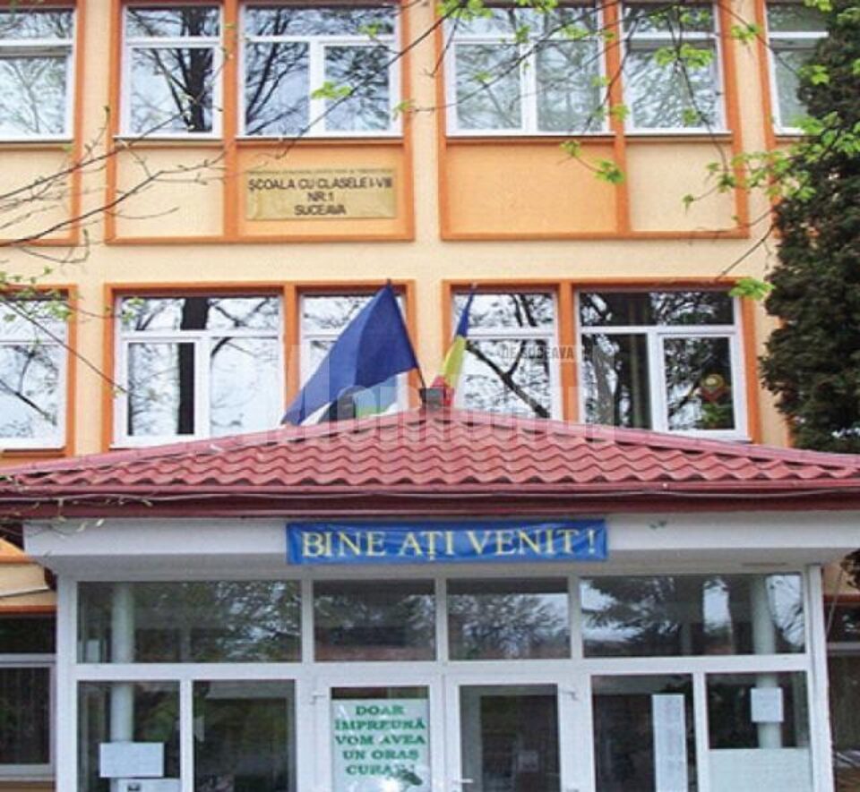 Școala Gimnazială Nr. 1 Suceava acordă o deosebită atenție cerințelor elevilor Școala Gimnazială Nr. 1 Suceava acordă o deosebită atenție cerințelor elevilor