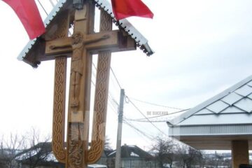 La Bogdănești, de Sărbătoarea „Întâmpinarea Domnului”, a fost sfințită de un sobor de preoți o troiță