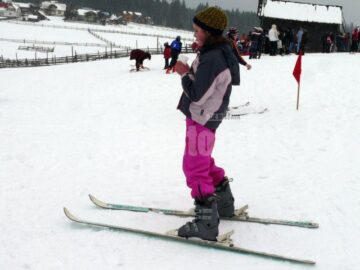 „Iarna în Poieniță” a reunit peste 200 de practicanți ai sporturilor de iarnă