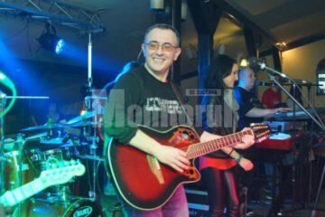 Dan Teodorescu și colegii de la trupa Taxi au făcut un spectacol extraordinar la Del'Iri Pub