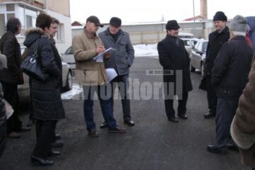 Au fost atribuite primele 24 de locuri de parcare pe strada Izvor, în zona Bazarului