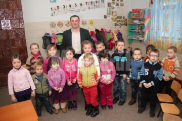 Teodor Jorea și copiii săi de la grădiniță
