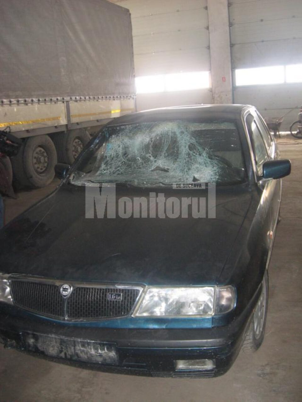 Autoturismul care a fost condus de tânărul de 18 ani aflat acum in arest. Starea parbrizului, un indiciu despre violenta impactului