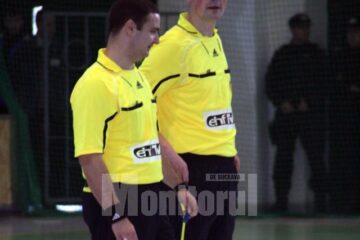 Cei doi arbitri sârbi arbitrează din nou Universitatea în Challenge Cup