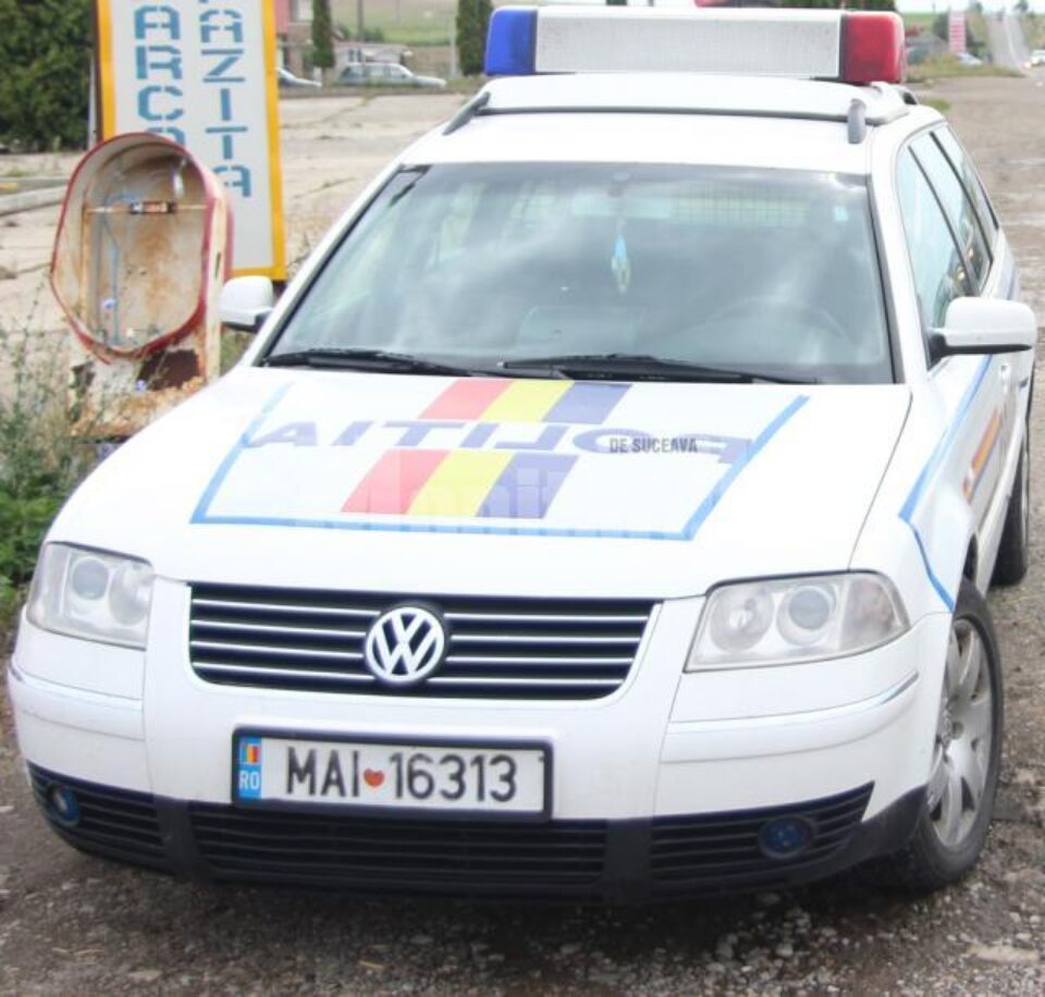 Polițiștii l-au urmărit pe șofer de la Vicovu de Sus și până la Bilca
