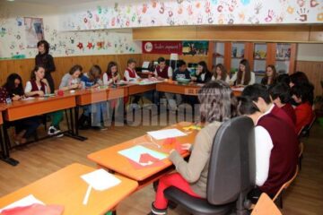 În județ există un singur centru care oferă servicii copiilor aflați în situație de risc prin plecarea părinților