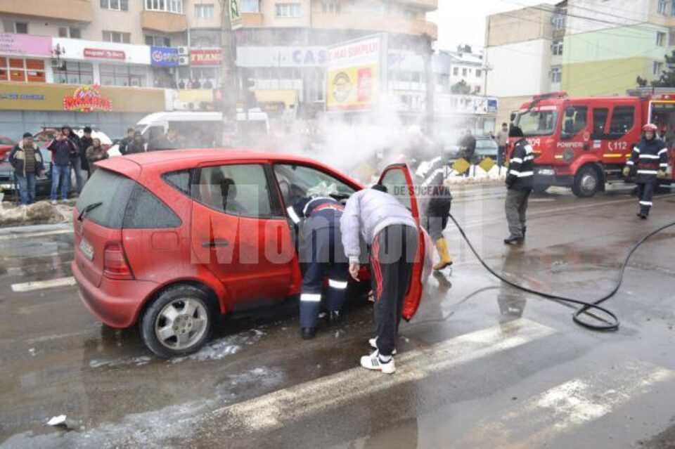Pompierii de la Detașamentul Suceava au reușit să stopeze incendiul în faza incipientă