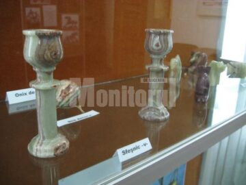 Expoziția „Decorațiuni în piatră”