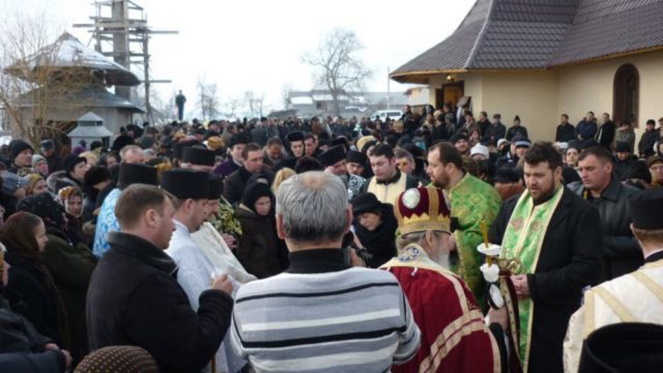 Parintele Ioan Bilauca, condus pe ultimul drum. Foto: Cristina Scorțariu