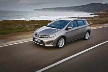 Toyota introduce pe piața românească noul Auris