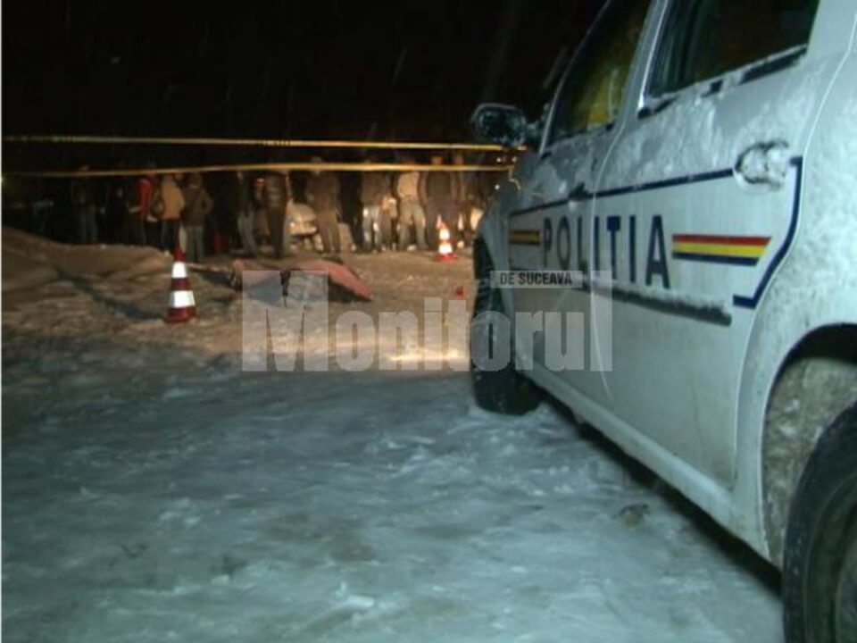 Bărbatul omorât a fost găsit fără suflare în drum, în apropiere de un bar unde s-a aflat atât el, cât și suspectul de omor Bărbatul omorât a fost găsit fără suflare în drum, în apropiere de un bar unde s-a aflat atât el, cât și suspectul de omor