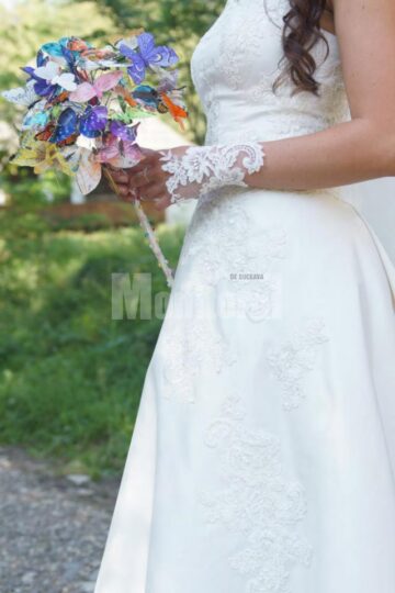 Florile create de Oana, potrivite atât pentru mărțișoare, felicitări, dar si buchete de nunta