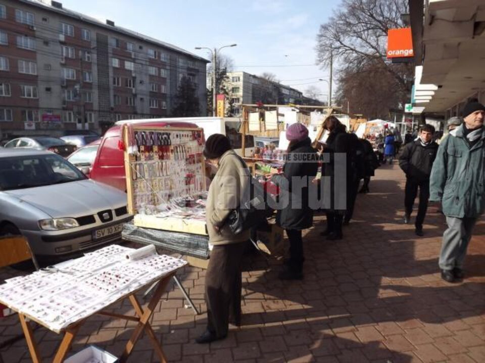 Cel mai căutat loc de vânzare pentru comercianții de mărțișoare este în zona magazinului Bucovina Cel mai căutat loc de vânzare pentru comercianții de mărțișoare este în zona magazinului Bucovina