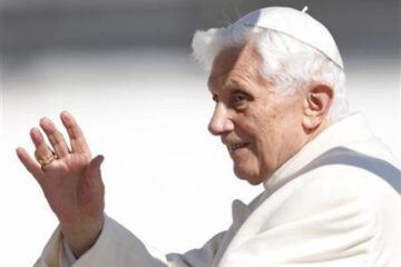 Papa Benedict al XVI-lea evocă "apele agitate" din perioada Pontificatului său