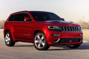 Jeep lansează la Geneva versiunea restilizată Grand Cherokee SRT8
