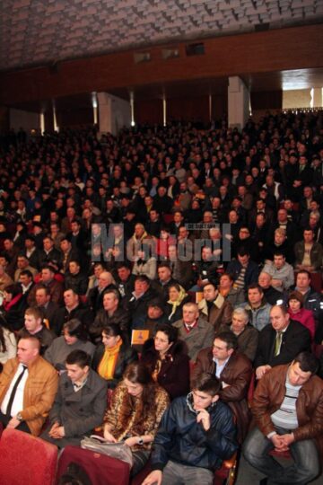 Peste 1.200 de membri PDL Suceava au venit să-l susțină pe Vasile Blaga pentru șefia partidului