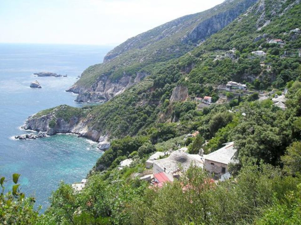 Sfântul Munte Athos a devenit în decursul istoriei casă pentru multe neamuri Sfântul Munte Athos a devenit în decursul istoriei casă pentru multe neamuri