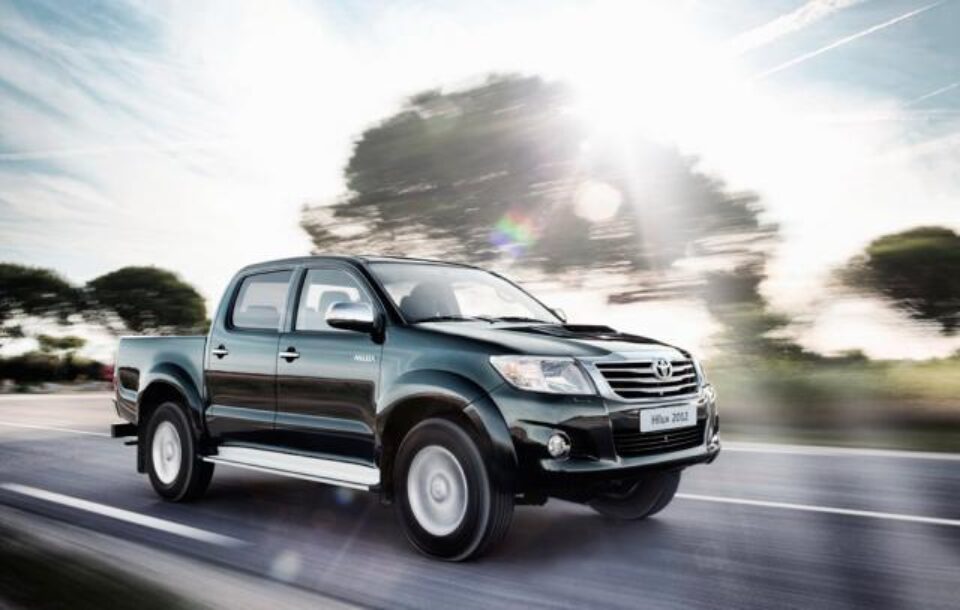 Toyota Hilux este mai durabil și sigur