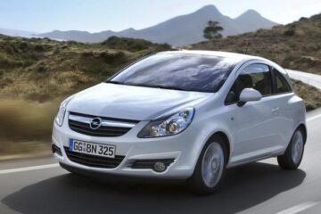 Opel Corsa Ecoflex, profesor la economie