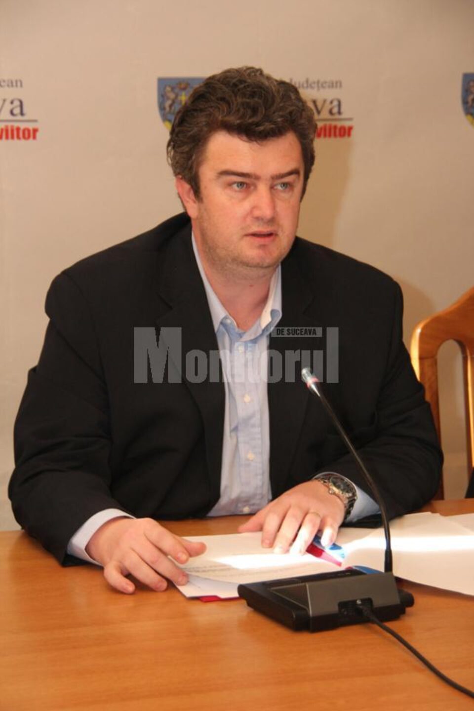 Cătălin Nechifor: „Vreau să le mulțumesc celor de la Egger și Schweighofer, precum și companiei Kronospan, deoarece au ajutat Vatra Dornei într-o situație dificilă” Cătălin Nechifor: „Vreau să le mulțumesc celor de la Egger și Schweighofer, precum și companiei Kronospan, deoarece au ajutat Vatra Dornei într-o situație dificilă”