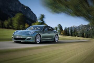 Porsche Panamera este cea economică limuzină premium sport