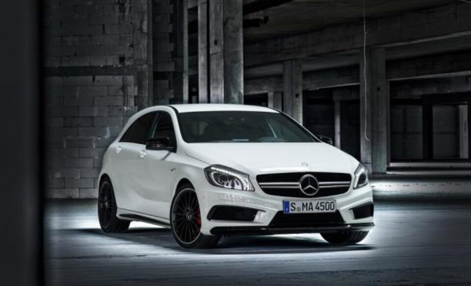 Mercedes dezvăluie versiunea de performanță A 45 AMG