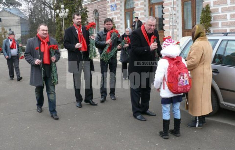 Deputatul Ioan Stan a oferit flori