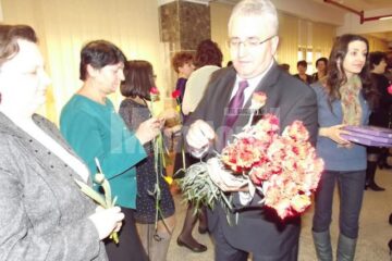 Salariatele Primăriei Suceava au fost felicitate de 8 Martie de primarul Ion Lungu
