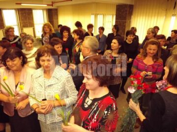 Salariatele Primăriei Suceava au fost felicitate de 8 Martie de primarul Ion Lungu