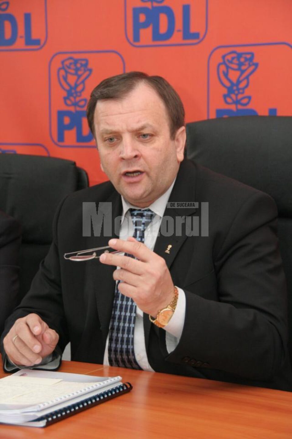 Gheorghe Flutur: „Eu cred în unitatea partidului, și fiecare persoană care face parte din PDL este importantă pentru a crea un partid puternic de dreapta” Gheorghe Flutur: „Eu cred în unitatea partidului, și fiecare persoană care face parte din PDL este importantă pentru a crea un partid puternic de dreapta”