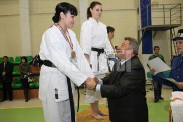 Pentru performanța sa, Anamaria Lomicovschi a fost felicitată de șeful IPJ Suceava