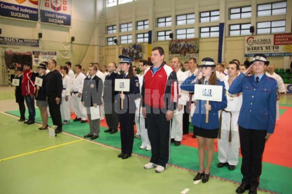 O polițistă suceveană, vicecampioană națională la kata și kumite la întrecerea karatiștilor în uniformă