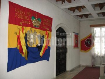 Expoziția temporară cu genericul „Drapelul la români”