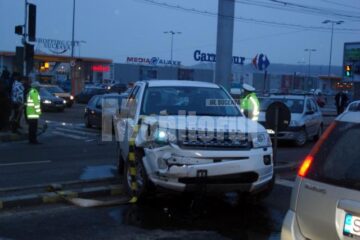 Trei mașini au fost implicate în tamponarea de pe Calea Unirii
