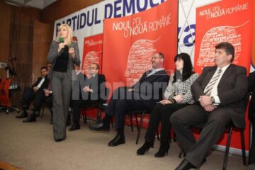 Udrea la Suceava: USL nu este în stare să văruiască ceea ce a construit Guvernul PDL