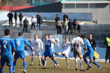 Derbiul Rapid -FC Botoșani a constat într-o luptă surdă, de uzură, la mijlocul terenului