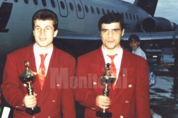 Vasile Nistor (stânga), alături de Marcelică Tudoriu, la revenirea în România după succesul de la Europenele din Suedia