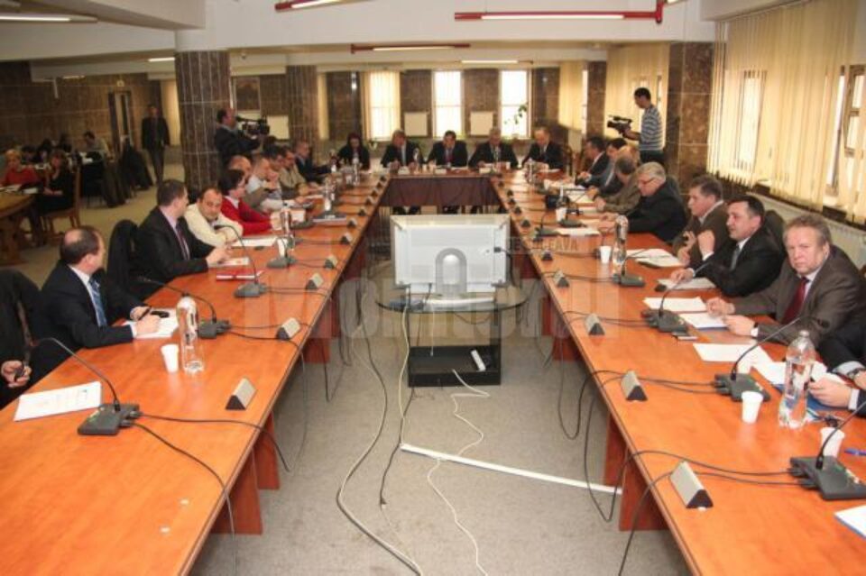 Aleșii locali suceveni au adoptat ieri bugetul local pe 2013, după o așteptare de aproape 3 luni Aleșii locali suceveni au adoptat ieri bugetul local pe 2013, după o așteptare de aproape 3 luni