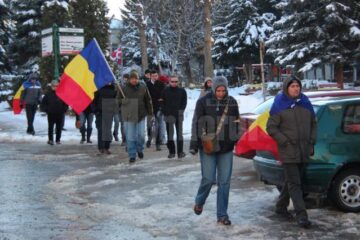 20 de tineri, marș de solidaritate cu românii discrimanți de maghiari