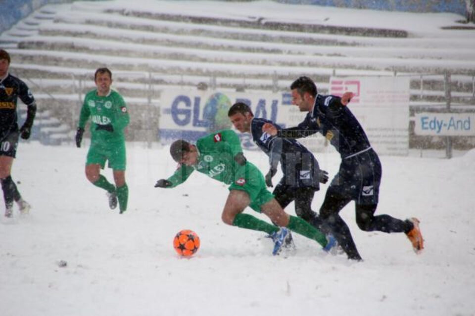 Meciul dintre Sporting și Bucovina Răăduți s-a disputat în condiții hibernale