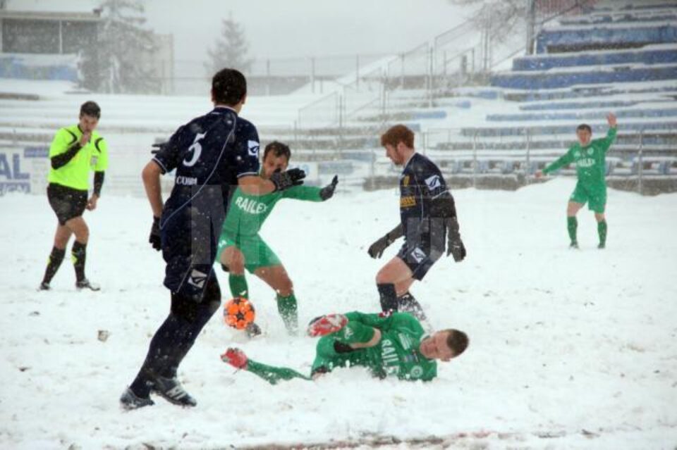 Meciul dintre Sporting și Bucovina Răăduți s-a disputat în condiții hibernale