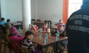 15 copii veniți în excursie la Suceava și-au petrecut noaptea în Căminul Cultural din Grănicești
