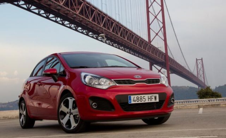 Kia Rio împletește eficiența cu designul modern