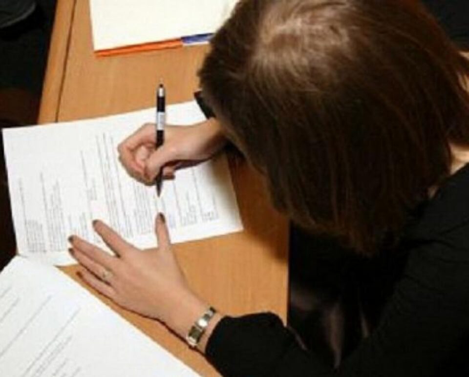 Mai mult de jumătate dintre elevii claselor a VIII-a care au susținut simularea evaluării naționale au luat note sub 5 la proba de matematică Foto: realitatea.net Mai mult de jumătate dintre elevii claselor a VIII-a care au susținut simularea evaluării naționale au luat note sub 5 la proba de matematică Foto: realitatea.net