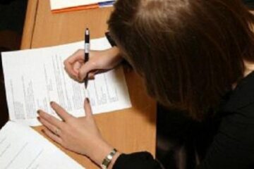Mai mult de jumătate dintre elevii claselor a VIII-a care au susținut simularea evaluării naționale au luat note sub 5 la proba de matematică Foto: realitatea.net