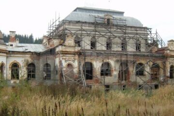 Cazinoul din Vatra Dornei, de ani buni într-o stare jalnică